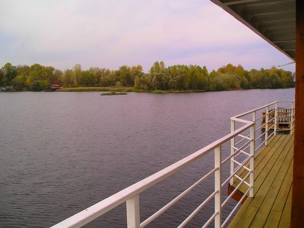 Chervona Kalina Hotel Киев Екстериор снимка