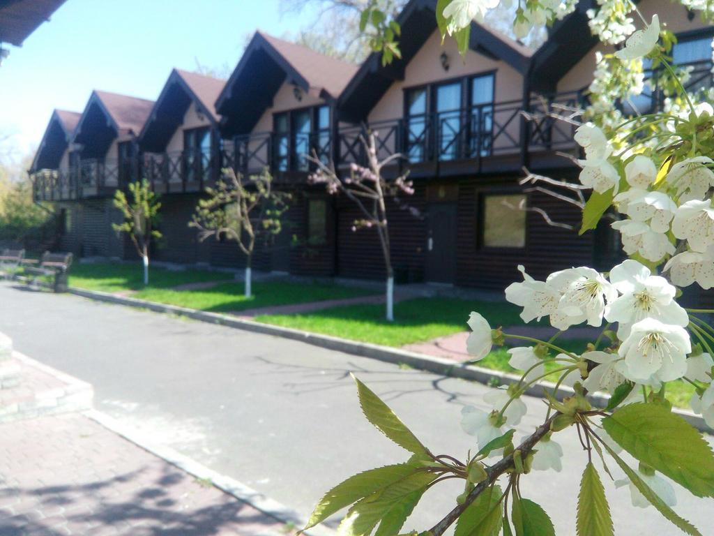 Chervona Kalina Hotel Киев Екстериор снимка