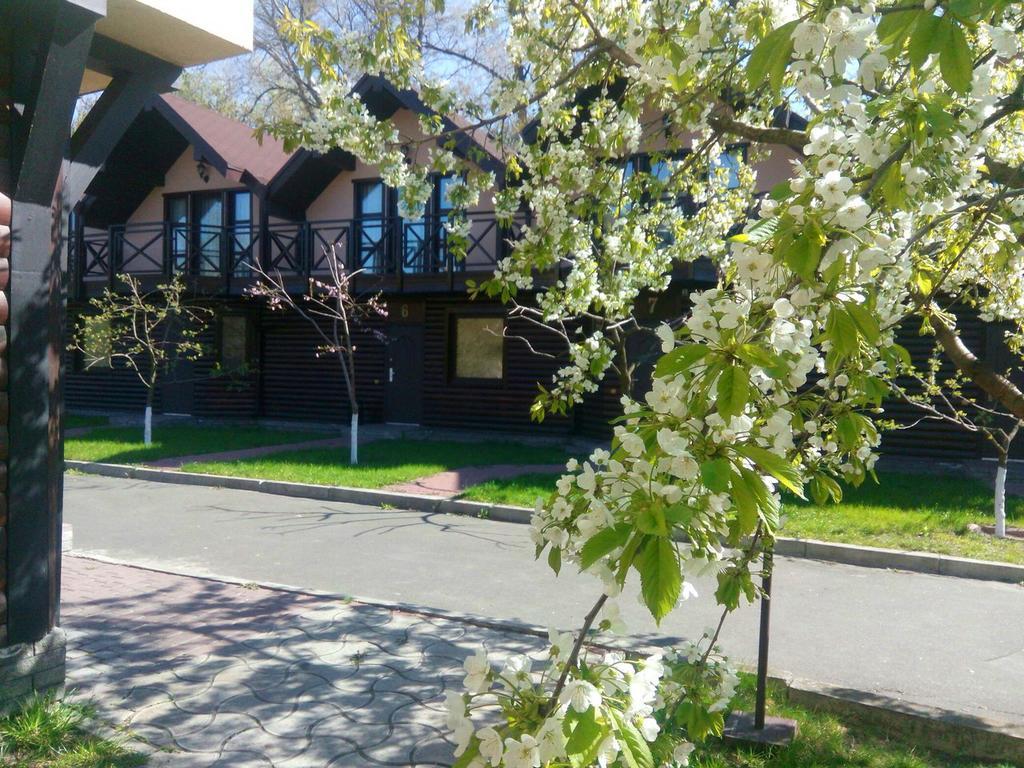Chervona Kalina Hotel Киев Екстериор снимка