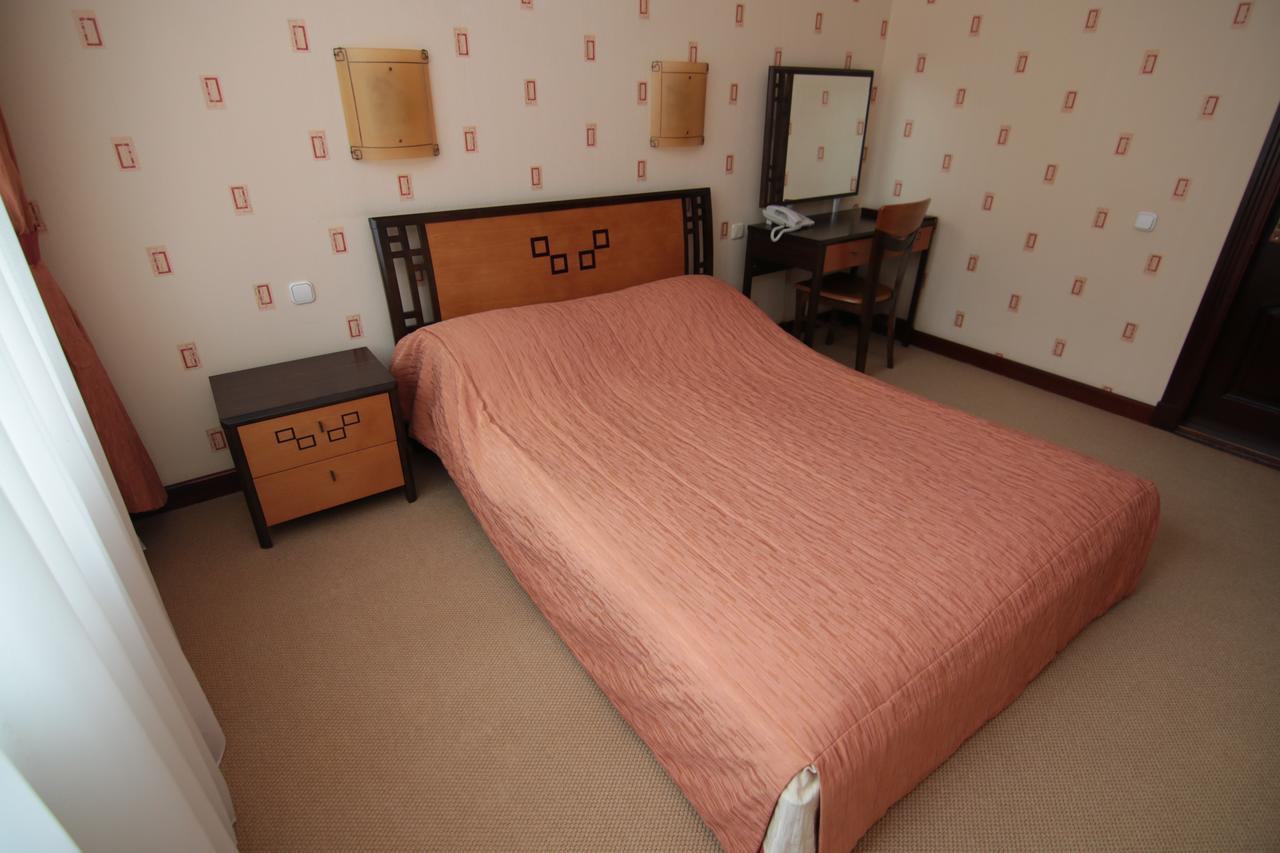 Chervona Kalina Hotel Киев Екстериор снимка