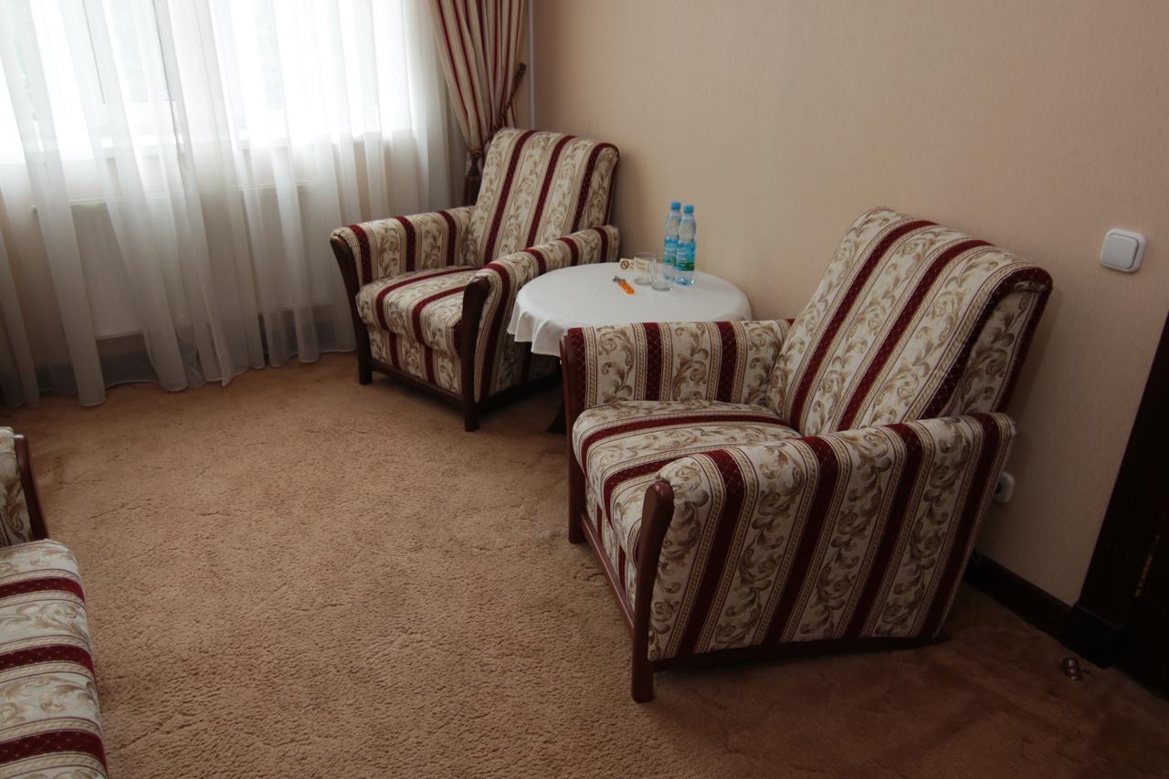 Chervona Kalina Hotel Киев Екстериор снимка