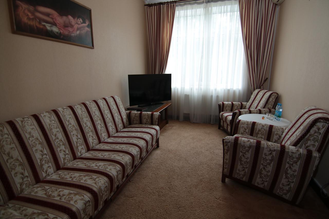 Chervona Kalina Hotel Киев Екстериор снимка