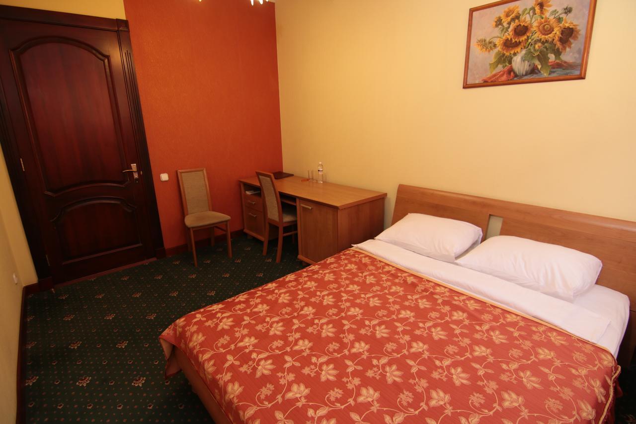 Chervona Kalina Hotel Киев Екстериор снимка