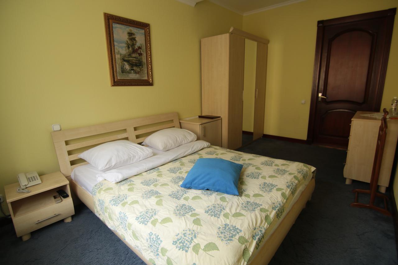 Chervona Kalina Hotel Киев Екстериор снимка