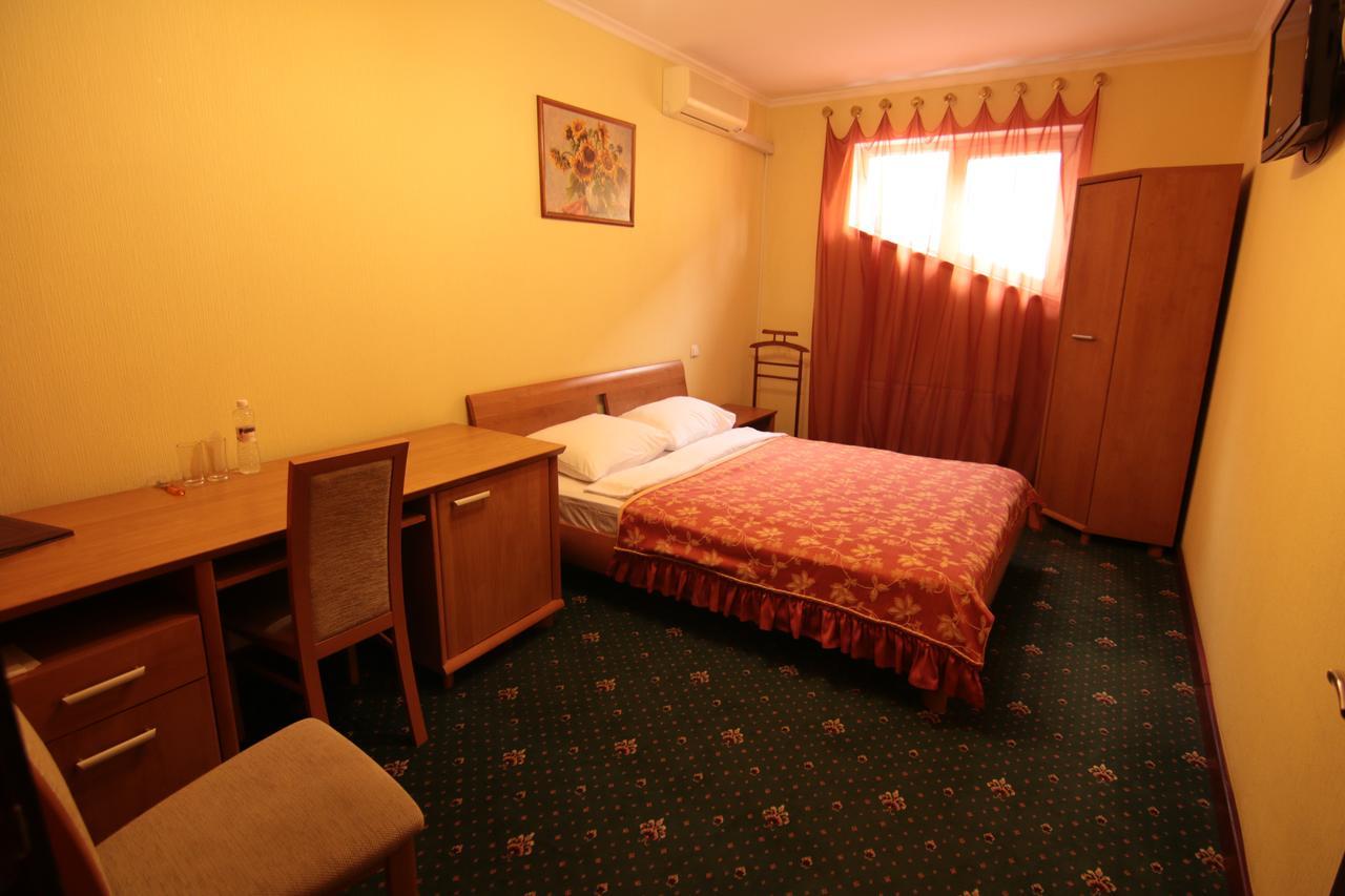 Chervona Kalina Hotel Киев Екстериор снимка