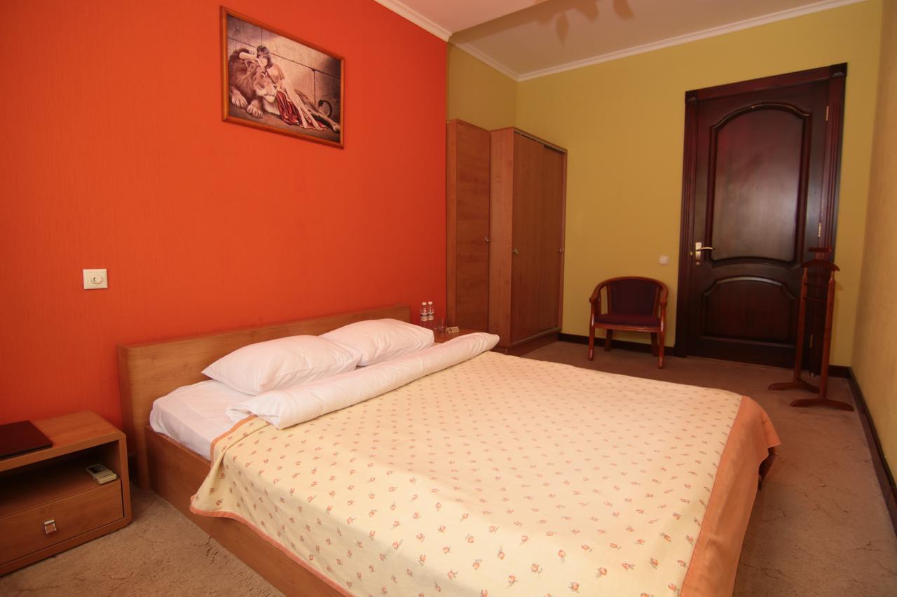 Chervona Kalina Hotel Киев Екстериор снимка